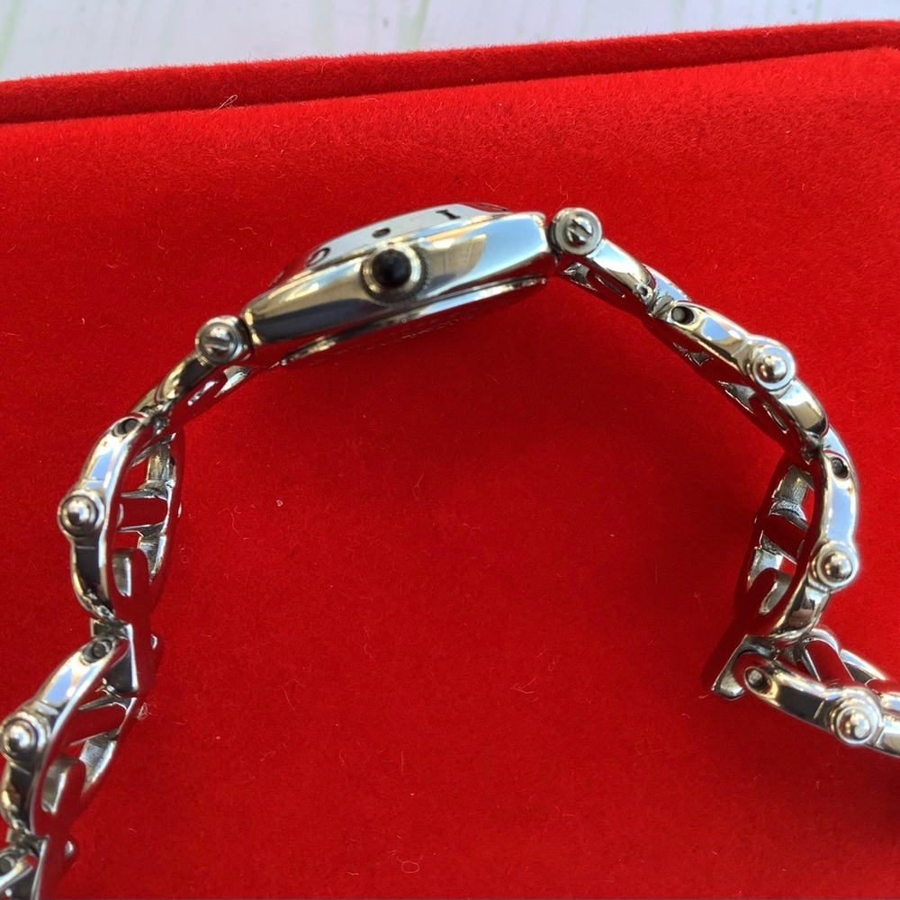 Beautiful AUTHENTIC GUCCI watch 🌟🌟🌟 - Picture 2 of 10